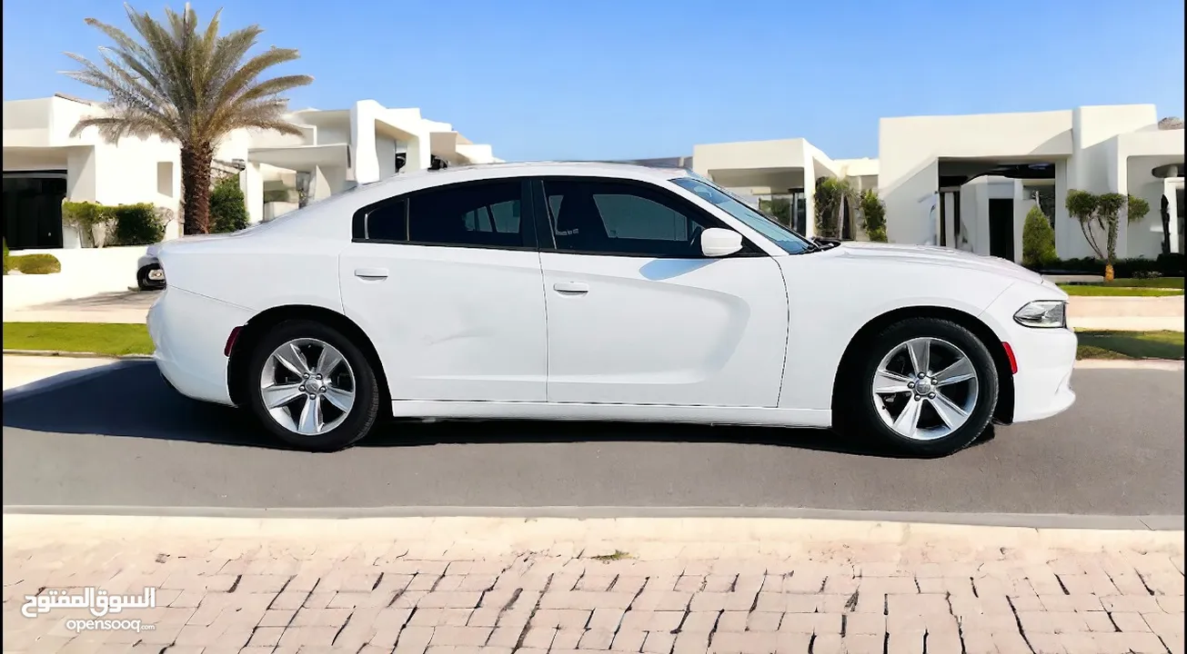 AED 775 PM  DODGE CHARGER SXT 2017  GCC  No Accident History