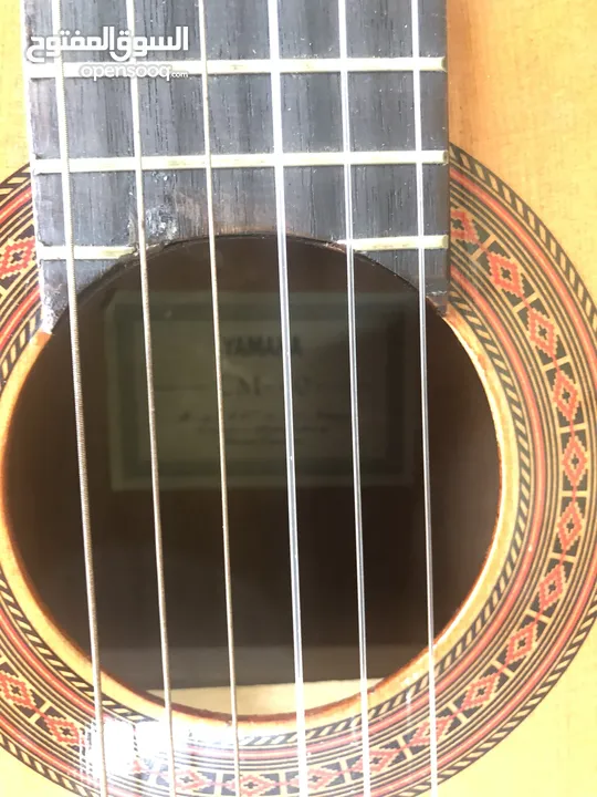 للبيع :جيتار  Yamaha  Cm-40  حاله ممتازه