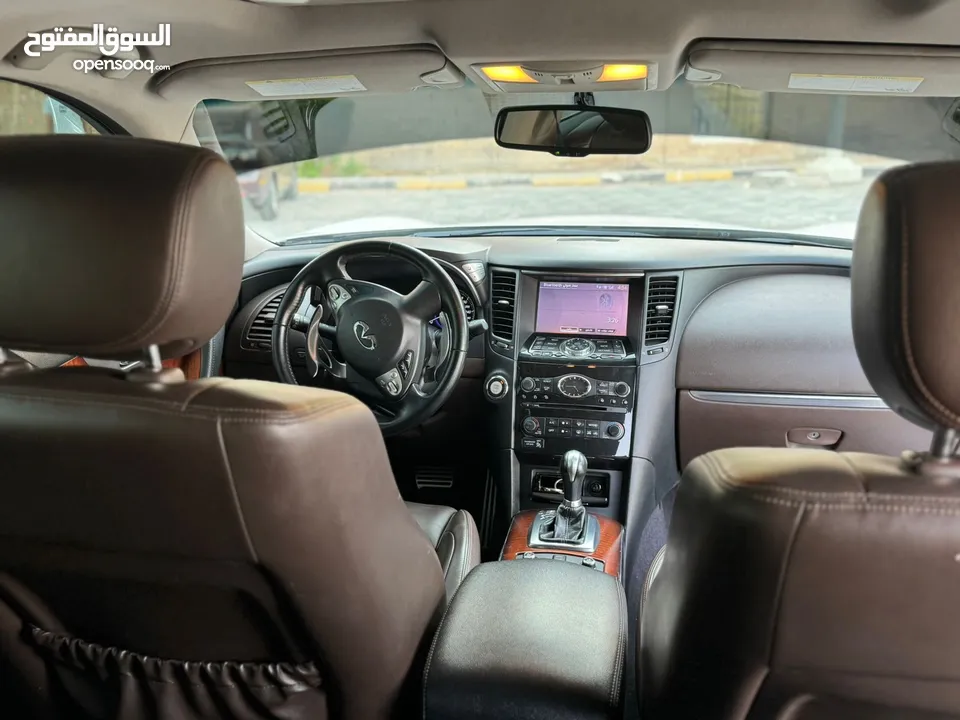 سيارة infiniti QX70 Sport خليجي مالك اول Full option