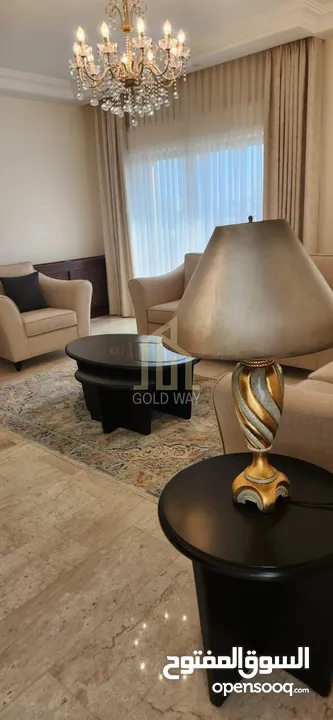 في أرقى مناطق عبدون شقة طابق ثالث 210م لم تسكن بسعر مميز / ref 7050