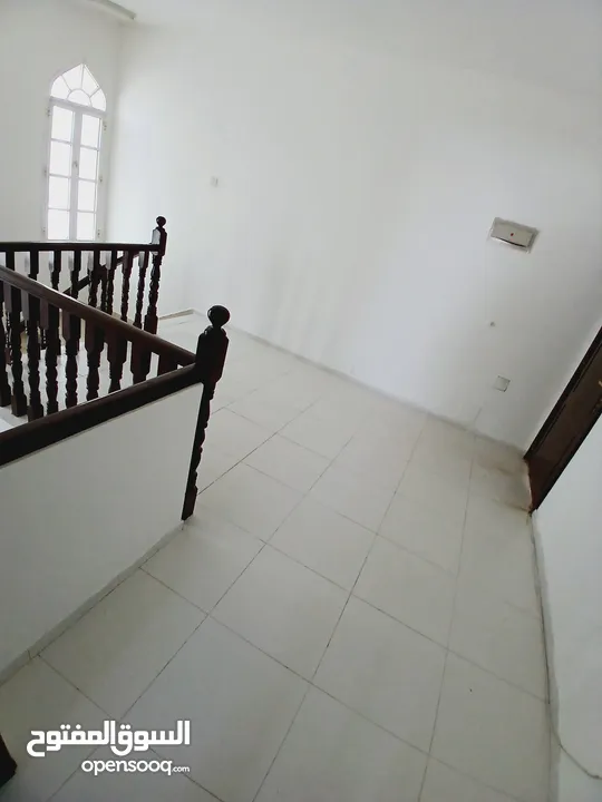 Ghubrah south villa for rent الغبرة الجنوبية فيلا للايجار