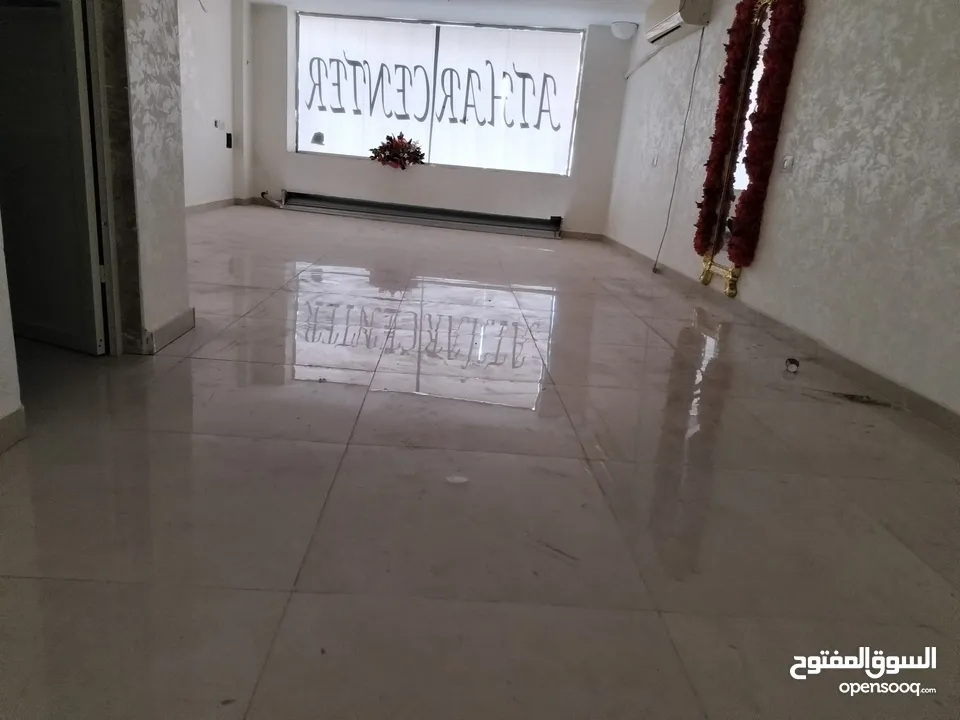 تأجير محل مشطب سوبر ديلوكس بالقرب من بنك فلسطين، شارع مجمع المحاكم