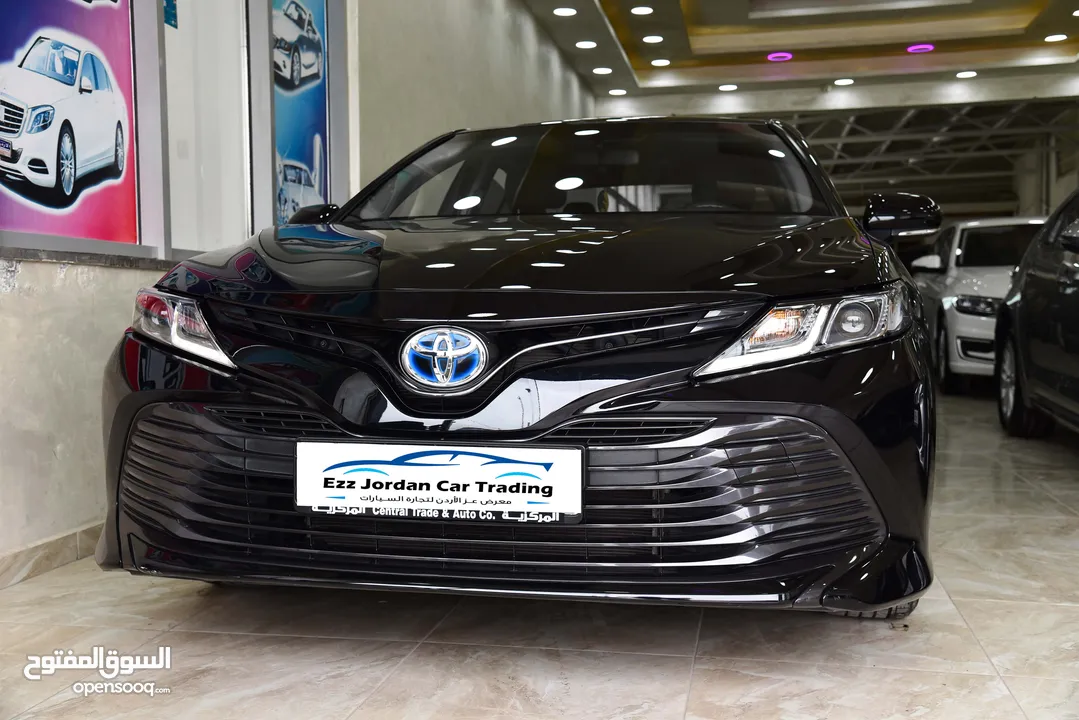 تويوتا كامري هايبرد LE بحالة الوكالة Toyota Camry LE Hybrid 2020