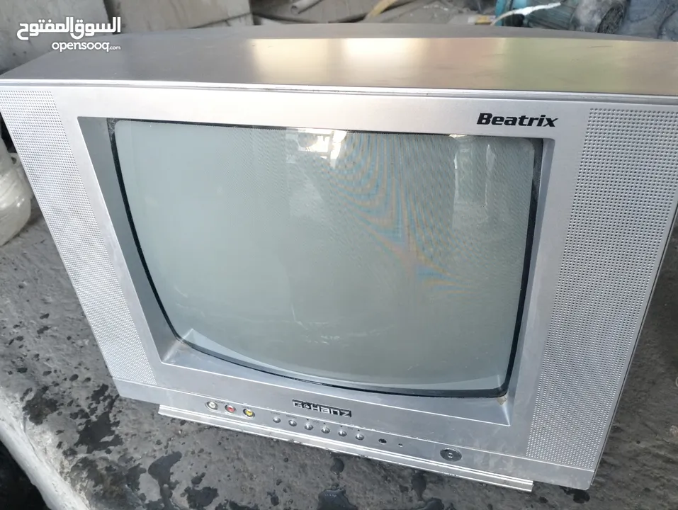 تلفزيون تراثي شكل قديم