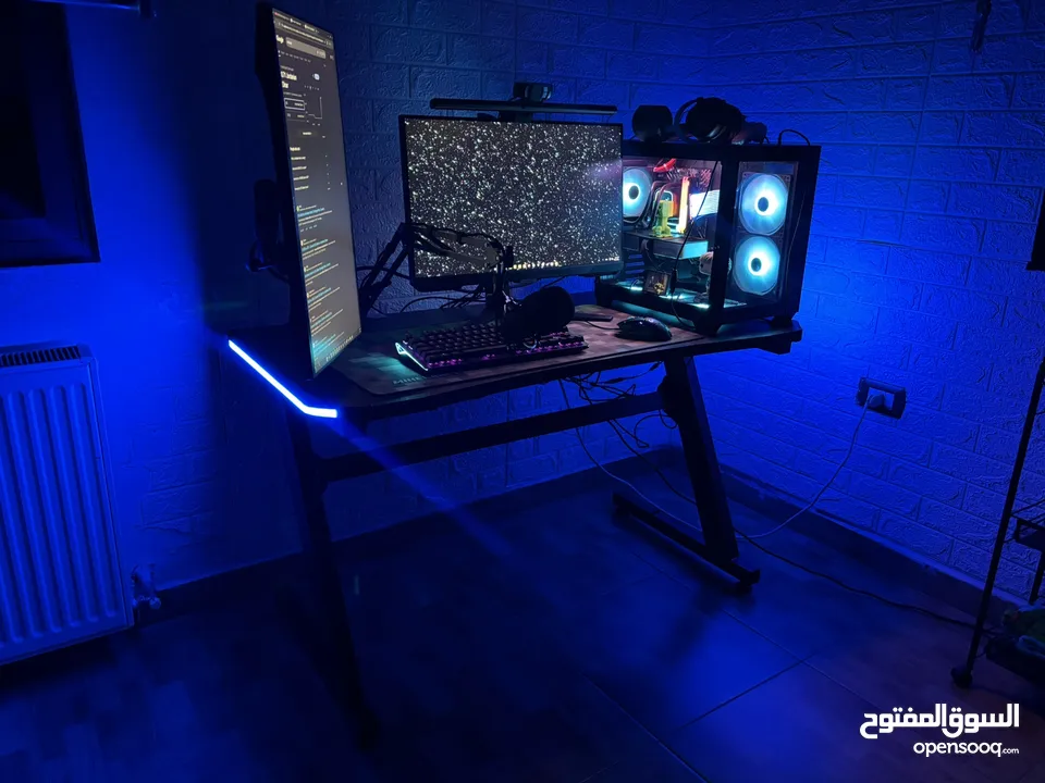 Black Gaming Desk - طاولة جيمنج اسود