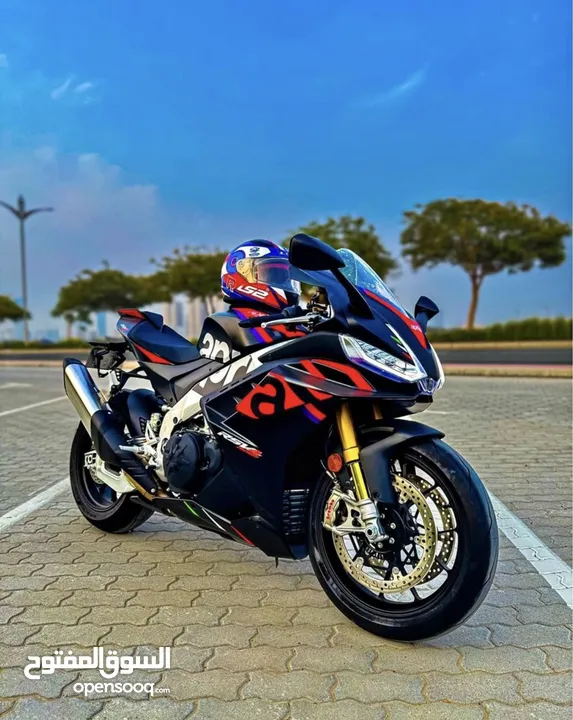 Aprilia RSV4 Factory 2024  - GCC