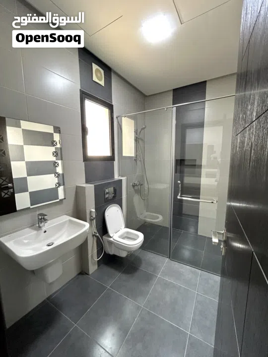 شقة للبيع في منطقة ابو قوة على خط السعودية