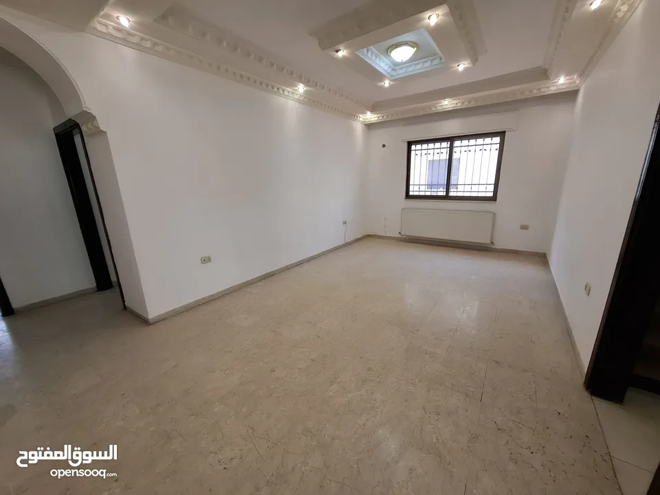 شقة غير  مفروشة للإيجار  ( Property 41760 )-175064042
