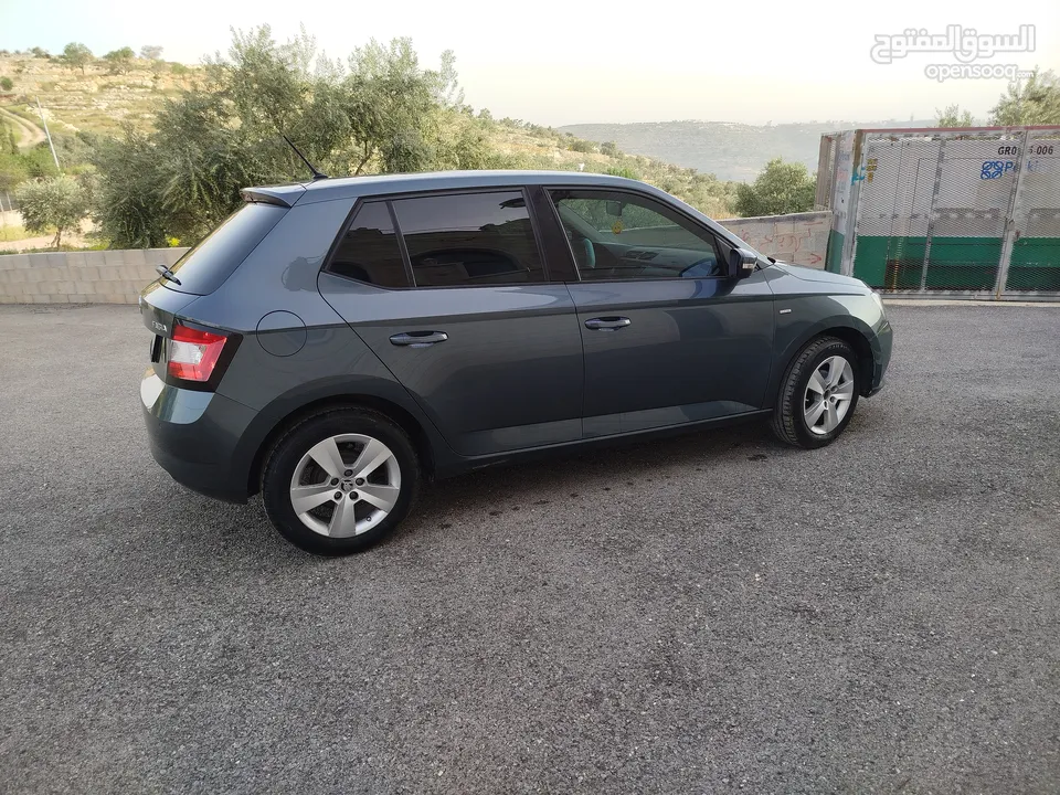 سكودا فابيا 2018 جير عادي متور 1000 تيربو بنزين قطارة بنزين كل 100 كيلو 50شيكل تقريباً