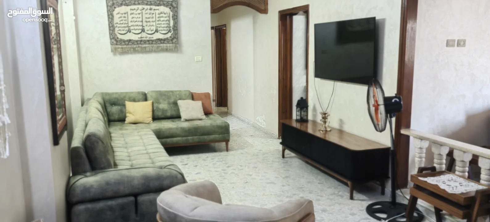 شقة بشارع بليبوس الاوسط بالقرب من مركز المدينه وبجانب جميع الخدمات.