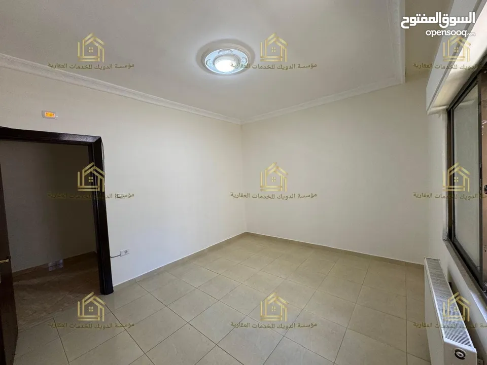 شقة مميزة - الرابية - 3نوم1ماستر - ارضية - ترس - قرب الخدمات العامة