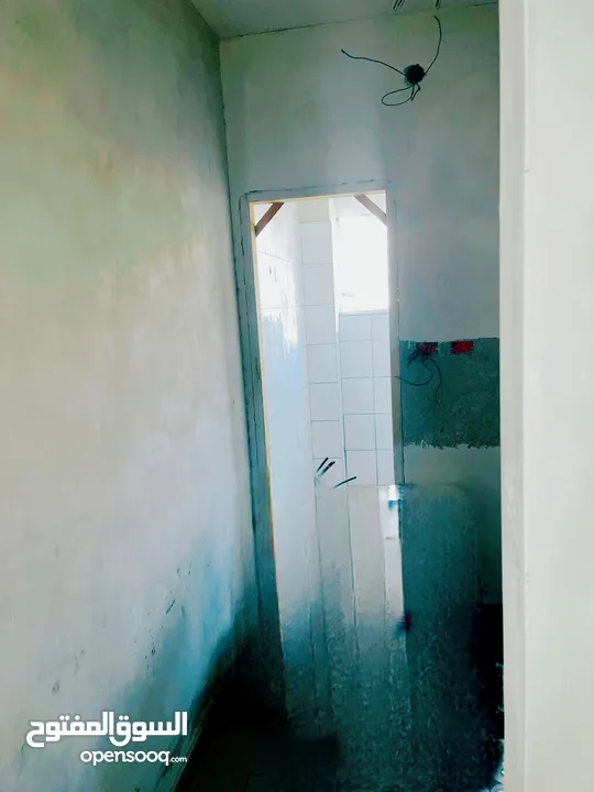 مكتب على الشارع الرئيسي قرب مول المغربي و عند جسر الدهيشه بمساحه  ما يقرب 44 متر للايجار الشهري