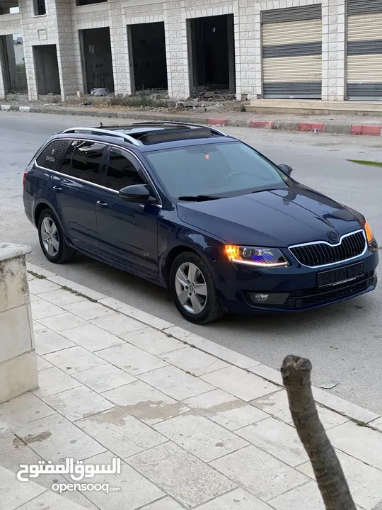 سكودا اوكتافيا ستيشن  أصل برايفت ترخيص 2015 فل اضافات  ديزل لون مميز  مطور 1600 فتحة بانورما  تشغيل