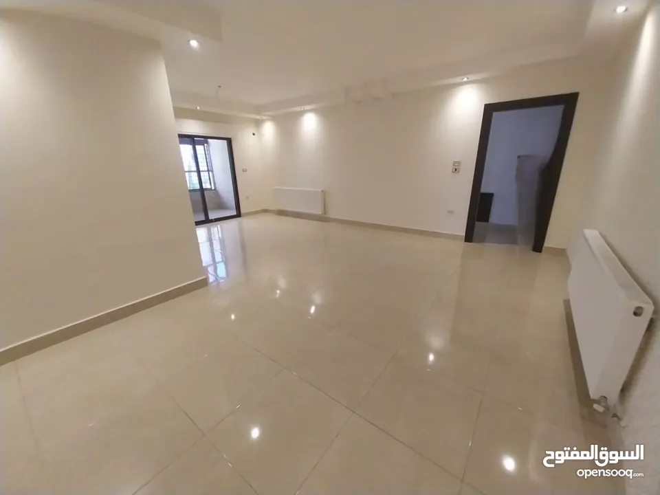 شقة غير مفروشة للبيع ( Property ID : 38824 )