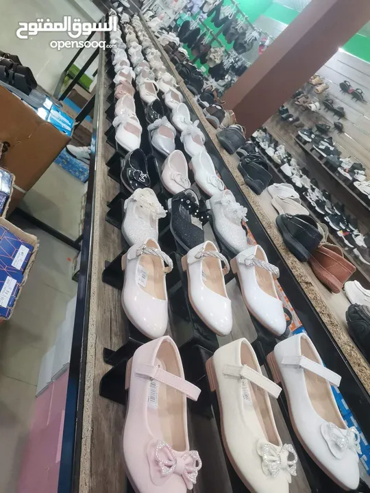 صالة أحذية للبيع