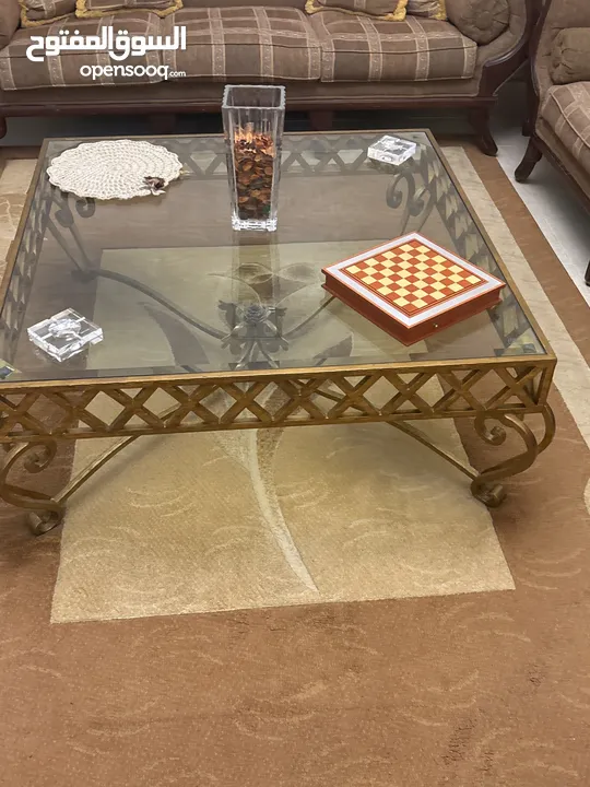 طاولة وسط زجاج سكريت