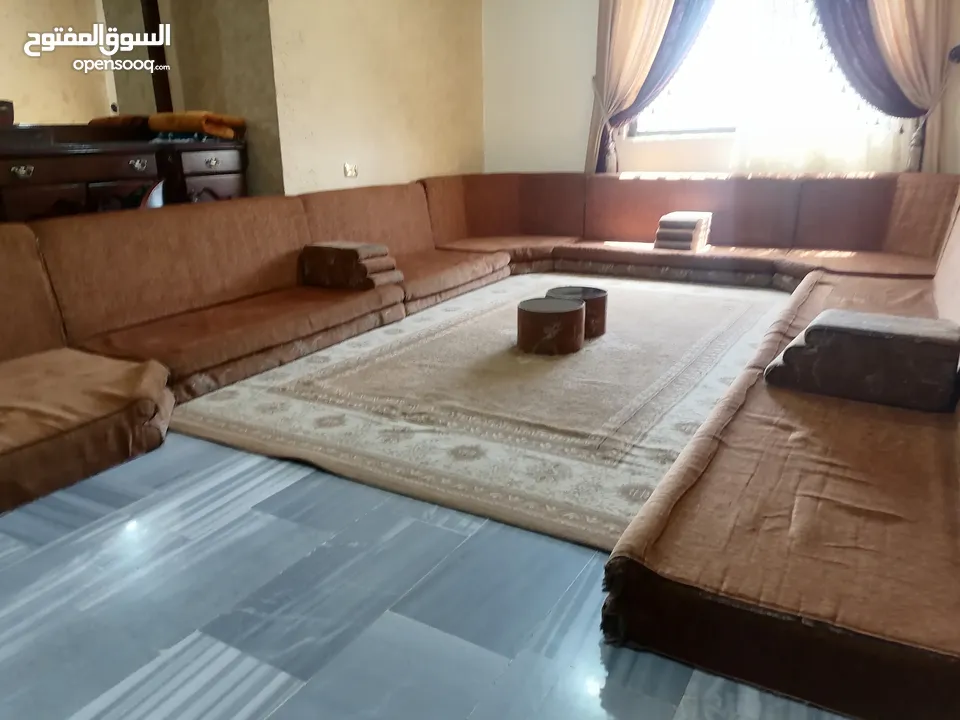 مجلس عربي كبير سعودي 16 مقعد  للبيع