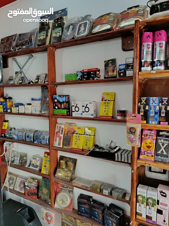 محل كماليات وبوليش سيارات