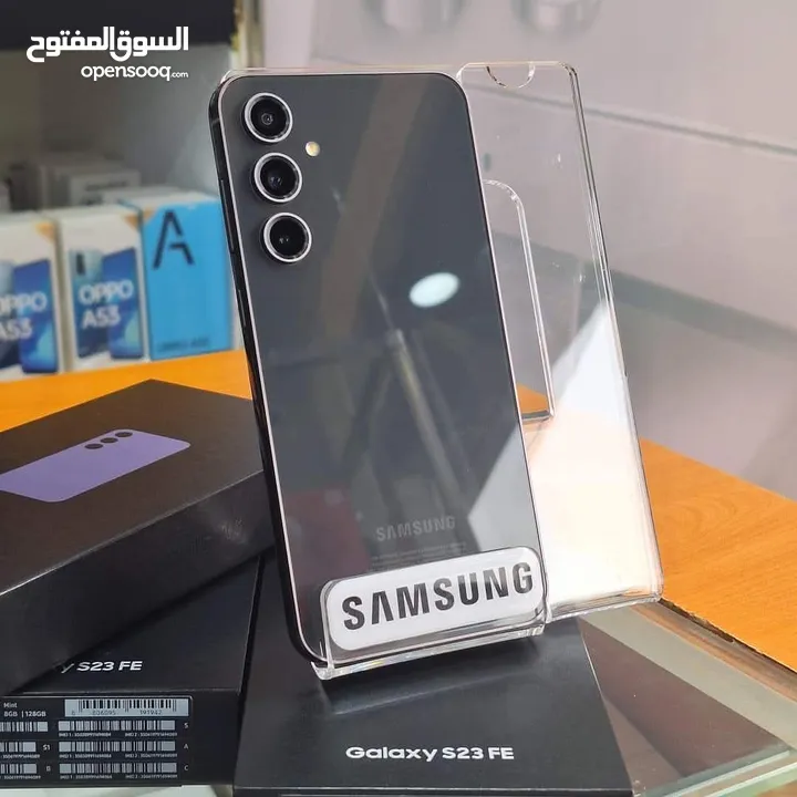 مستعمل اخو الجديد Samsung S23 FE 5G رام 16 جيجا 128 أغراضة والكرتونه الأصلية متوفر توصيل