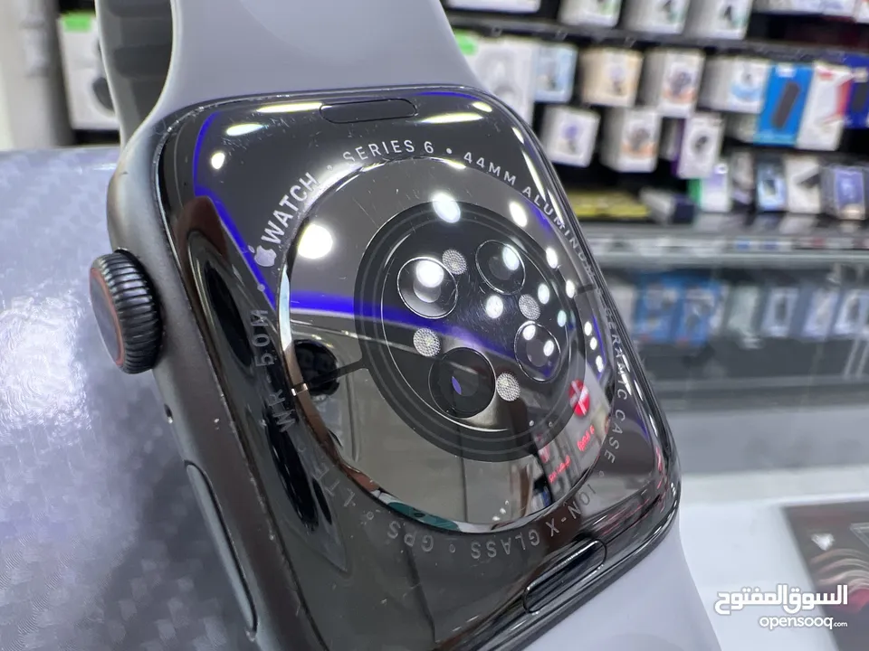 Used Apple Watch Series 6 (44mm)  ساعة ايفون الاصدار السادس قياس 44 مم مستعملة بحالة ممتازة ////////