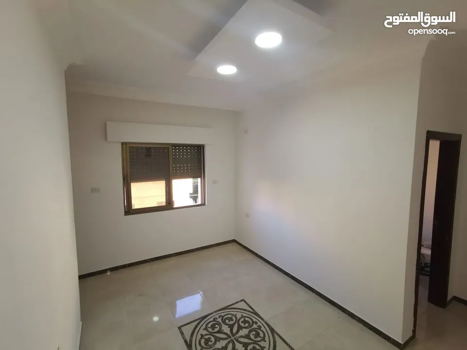 شقة فارغه سوبر ديلوكس بالقرب من شارع الجامعه والدوريات