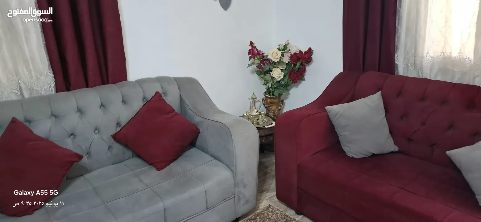 طقمين كنب وطاولات وبرادي