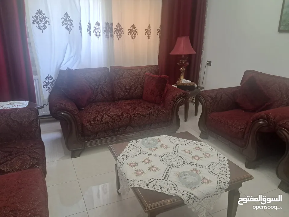 طقم كنب اشلي 7 مقاعد و طقم سفرة 8 مقاعد