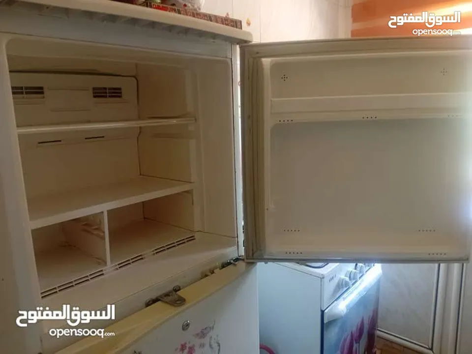 ثلاجه توشيبا تبريد هوا نظيفة للبيع ب 55 دينار قابل للتفاوض