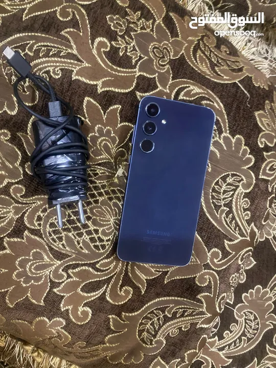 سامسونج  A55 5g وكاله كما موضح بصور للبيع او البدل علا ايفون ودفع فرق مني معو شاحن الاصلي سريع جدآ..