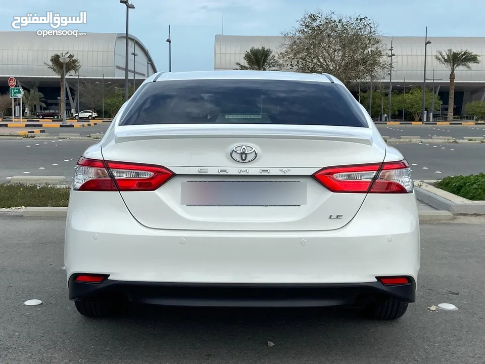 2018 Toyota camry LE 1 owner 38000 km only