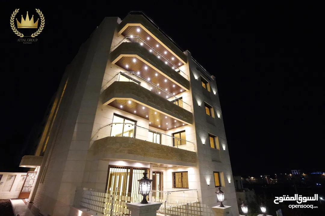 شقة طابق ثالث 215م مع رووف دوبلكس وترس 100م للبيع طريق المطار قرب جامعة البترا - رويال للاسكان