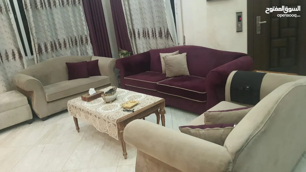 طقم كنب سبع مقاعد مستعمل للبيع رقم التواصل موجود بالاعلان