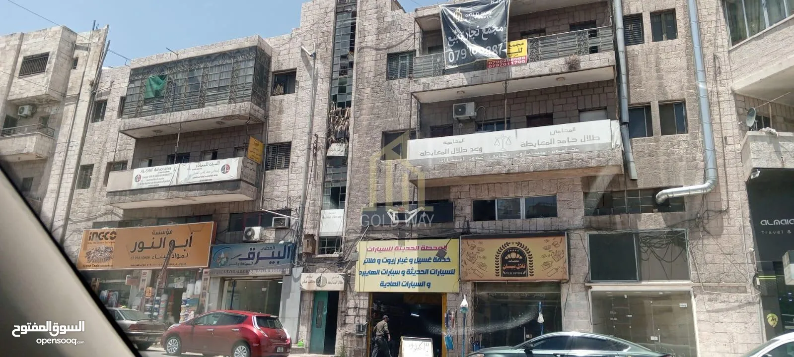 مجمع تجاري للبيع مكون من 6معارض تجاريةو اربع مكاتب في أقوى مناطق العبدلي من المالك مباشرة بدخل 10%