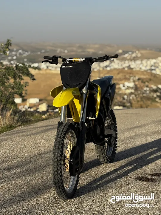 Rm125 2stroke للبيع