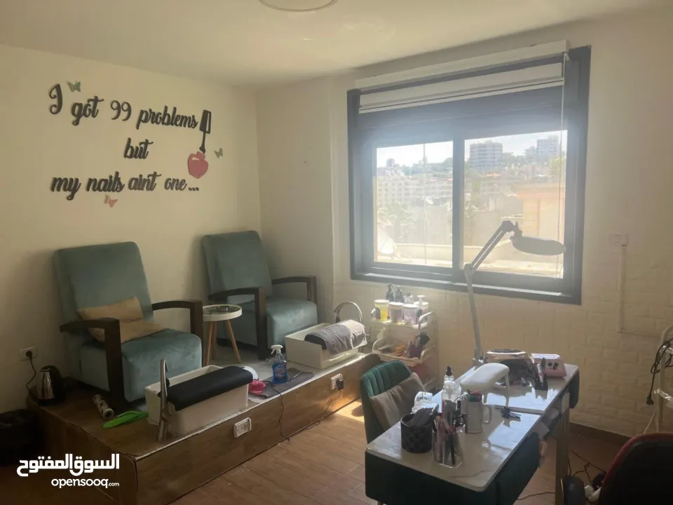 صالون تجميل للبيع بسعر مغري جدا