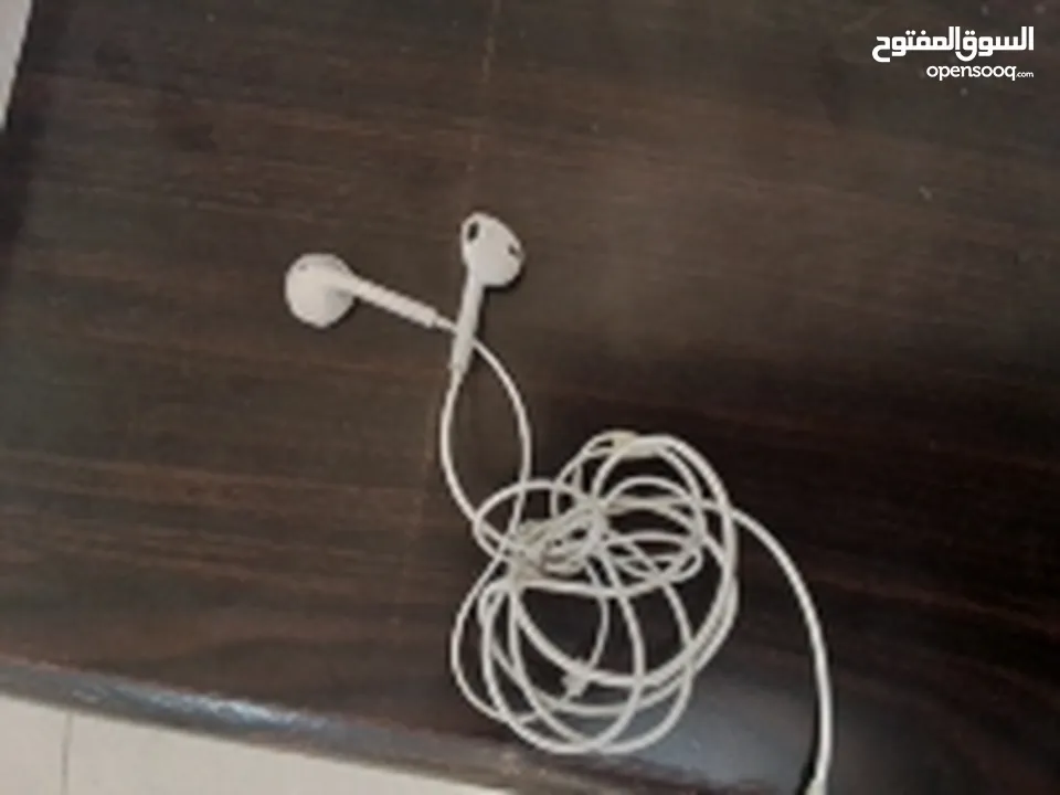 apple headphones wired