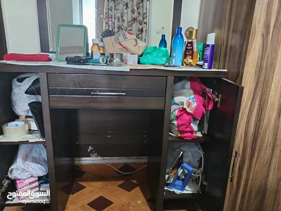 Dressing table with big mirror  Very well maintained