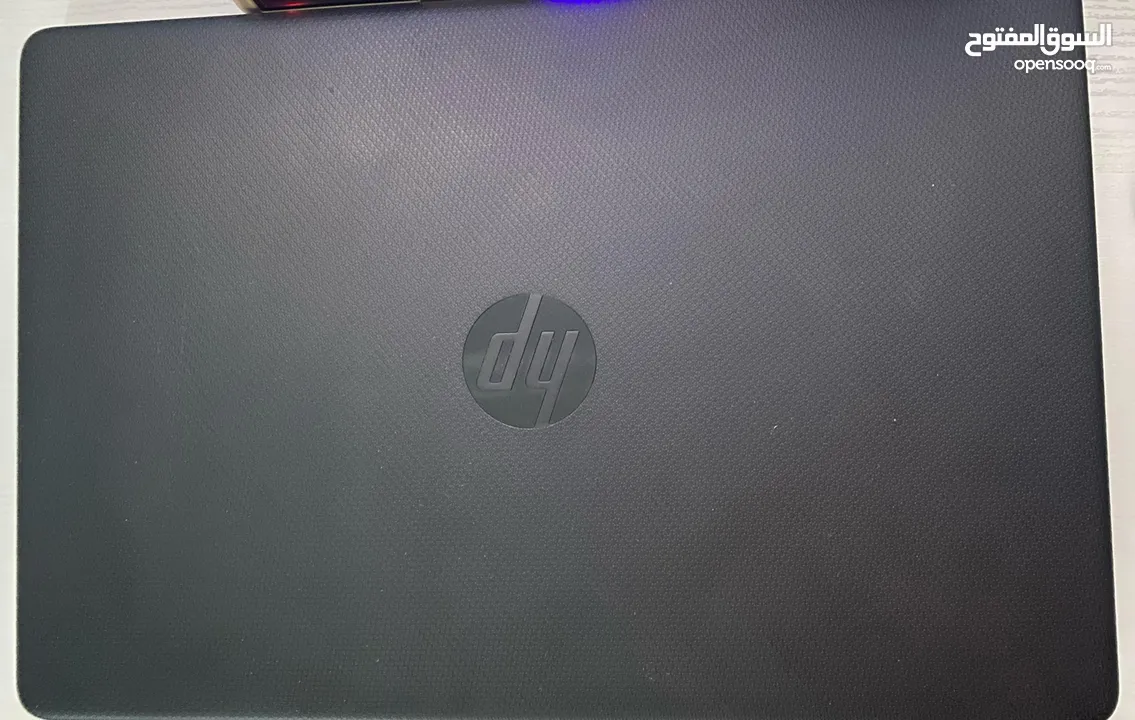 لابتوب hp مستخدم استخدام طالب جامعي جيل 12 شبه جديد وبطاريته ممتازه جدا والجهاز غير مدعوك كثير نضيف