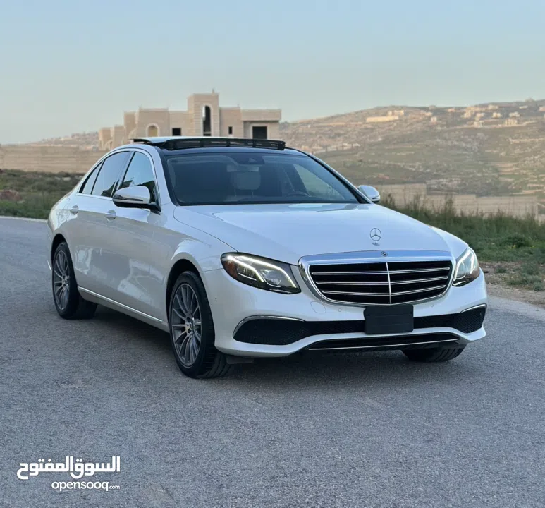 E300   ᄉ Mercedes-Benz