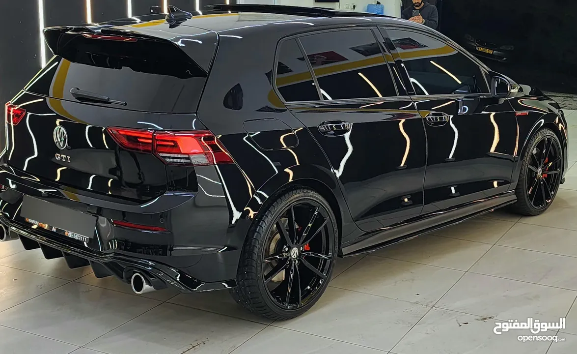 Gti mk8  لون اسود