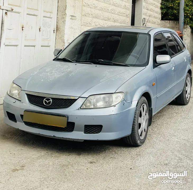 سيارة نيسان ومازدا