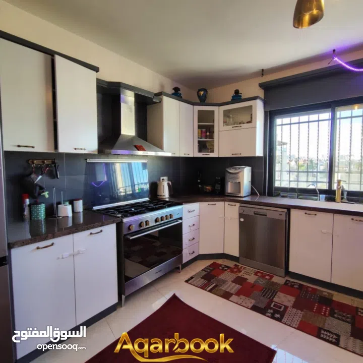 رووف مميز للايجار في سطح مرحبا