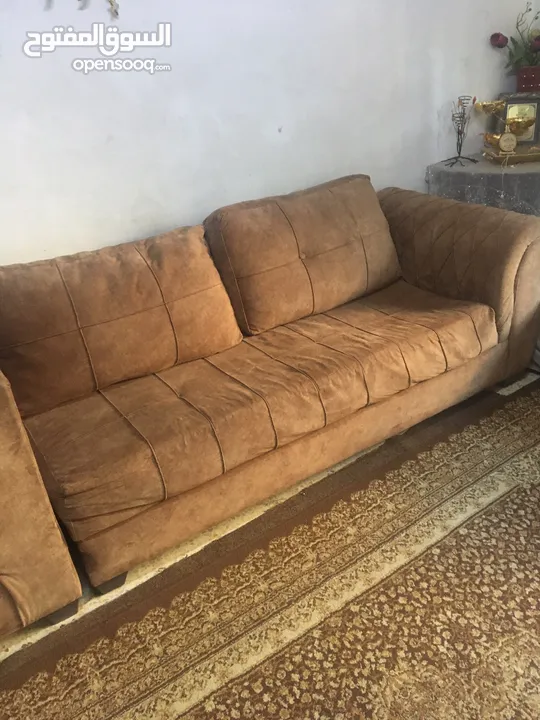 طقم كنب خشب تفصيل 8 مقاعد بحالة ممتازة