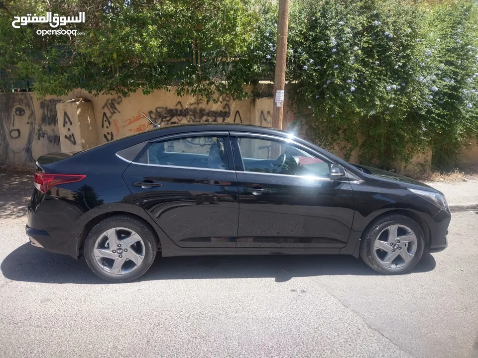 سيارة هونداي اكسنت للبيع