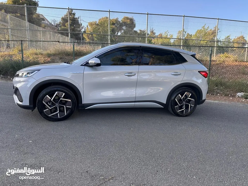 بي واي دي يوان 2022 فل كامل بانوراما لون سلفر بطاريه كبيره جمرك حديث