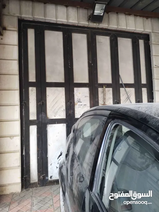 محل للايجار في مدينة حلحول على الشارع الرئيسي يصلح ل جميع الاعمال التجارية وبسعر اجار ممتاز