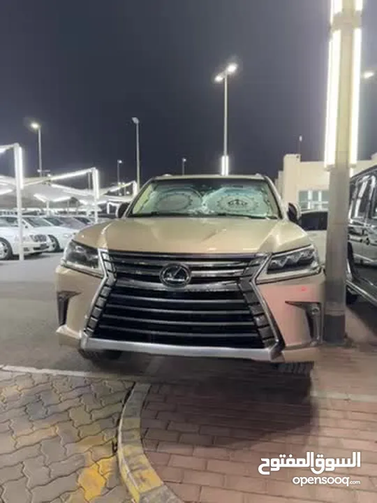 Lexus LX 570 model 2016, clean and at a good  price  لكزس ال اكس 570 موديل 2016 نظيف وسعر مناسب