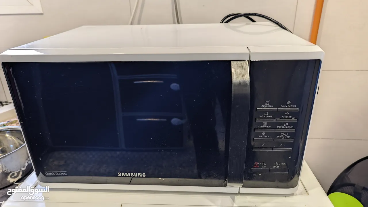 ميكرويف سامسونج سولو 800 واط , 23  لتر - ابيض  Samsung Microwave Oven, 23 liters, 800 Watts, used.