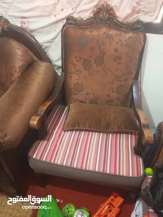 كنب زان 9 مقاعد بحالة جيدة جدا للبيع