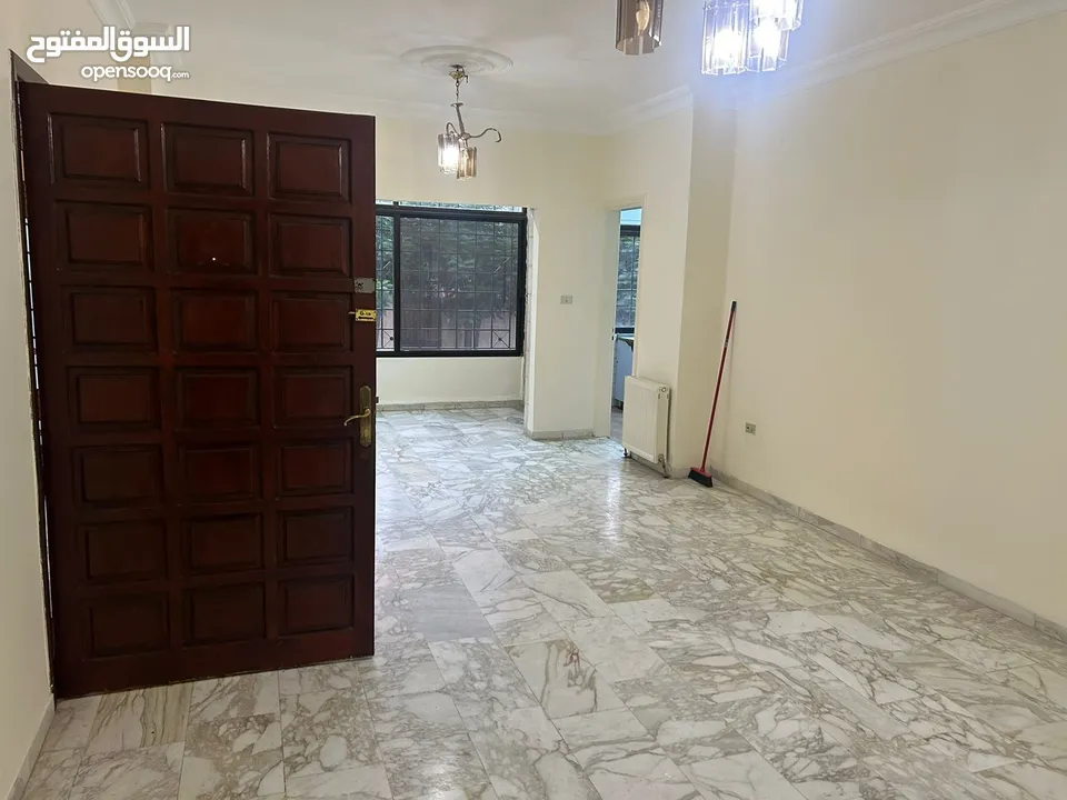 شقة فارغة للبيع في منطقة الشميساني - ref : 14549